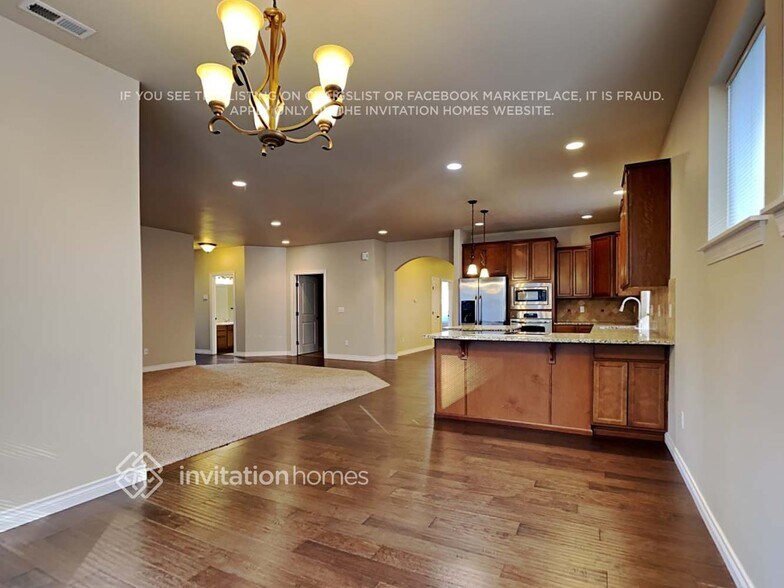 Building Photo - 706 182nd St E