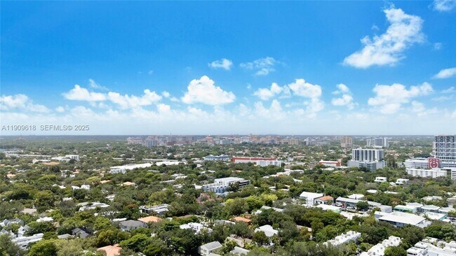 Building Photo - 2678 Tigertail Ave