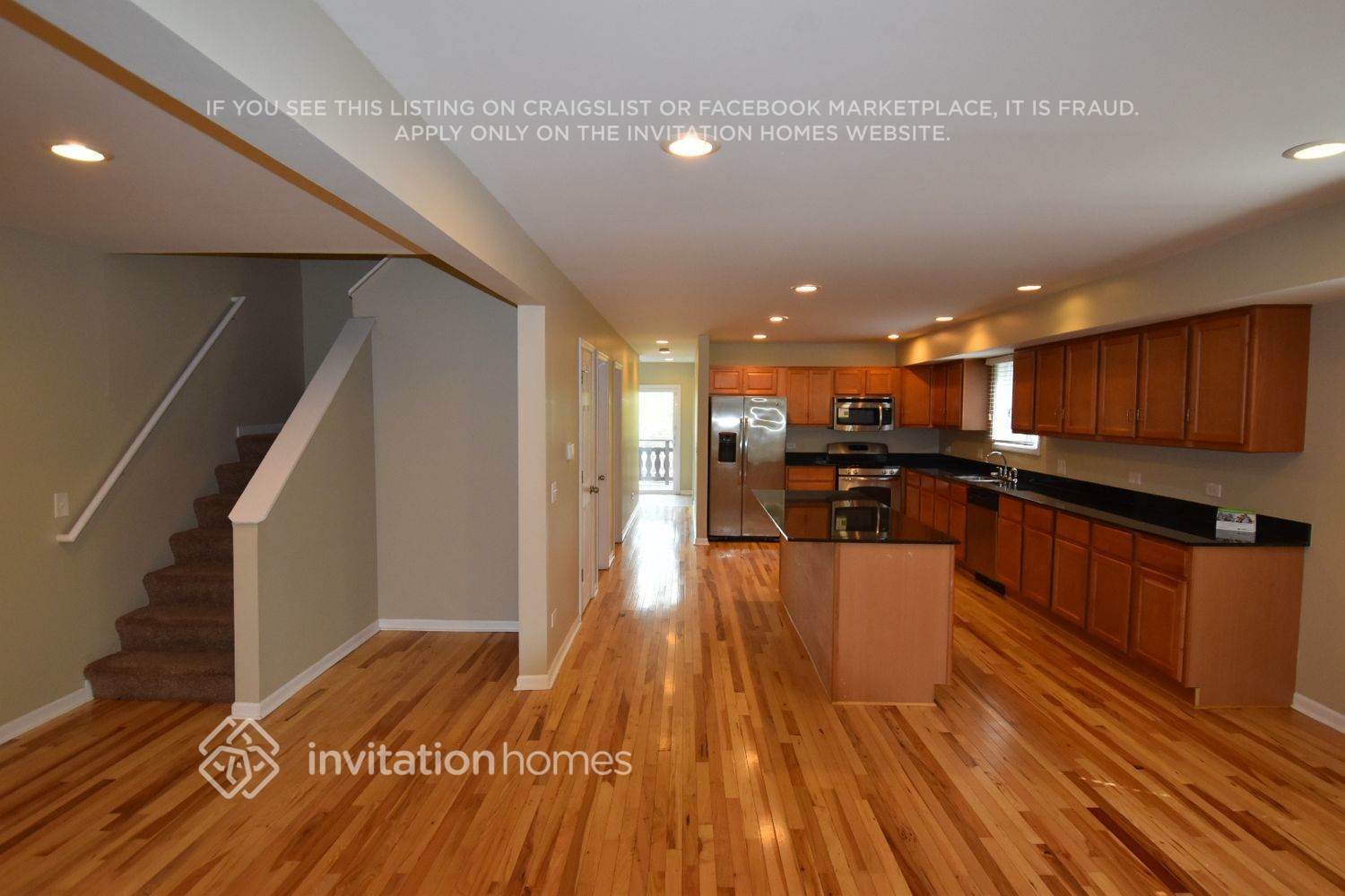 Building Photo - 26805 Circle Dr S