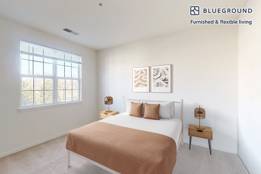 Building Photo - 152 Shipyard Dr