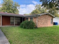 Building Photo - Lovely 3 bedroom 2 bath home