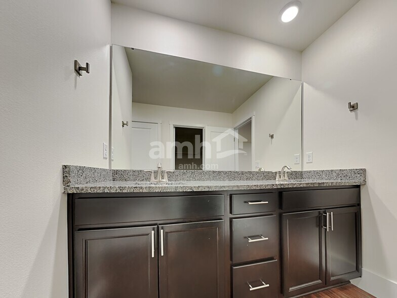 Building Photo - 9294 Shootingstar St SE