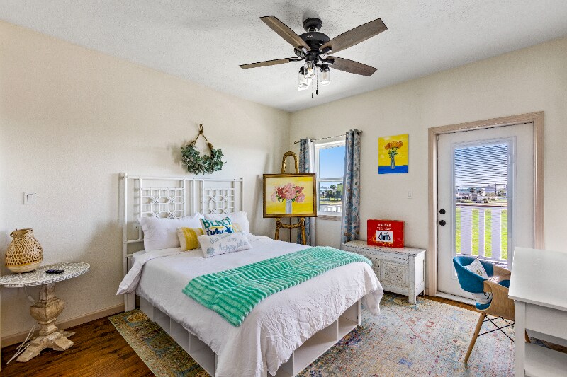 Building Photo - 14204 Miramar Dr
