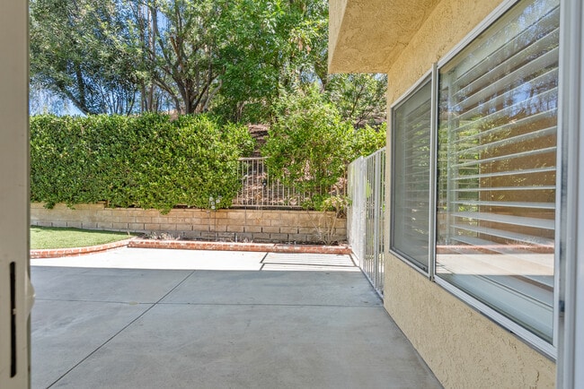 Building Photo - 7231 Spring Ct
