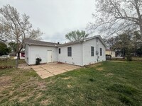 Building Photo - 2421 W Lydia St