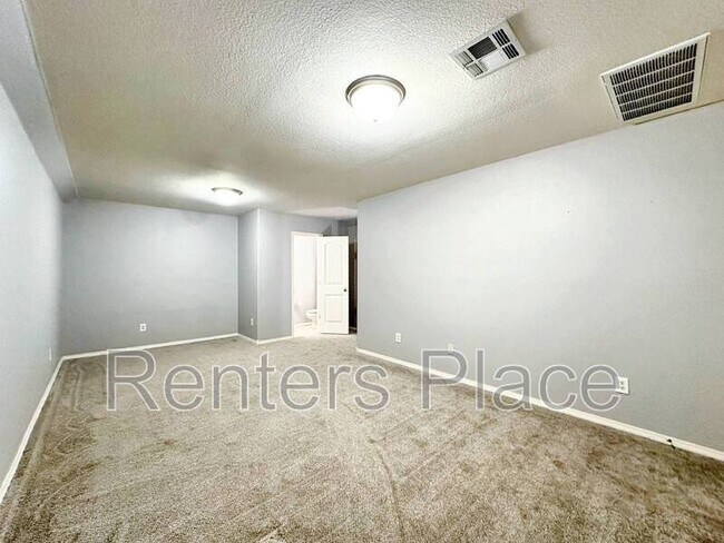 Building Photo - 11006 S Madison St