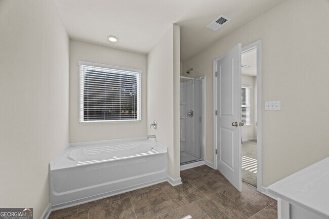 Building Photo - 550 Buxton Rd