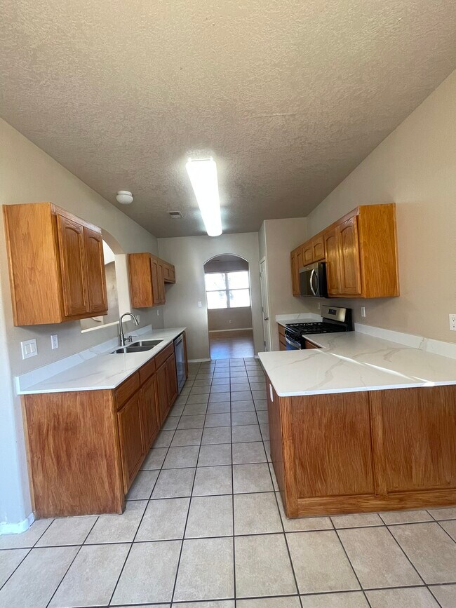 Building Photo - 919 Molten Pl NW