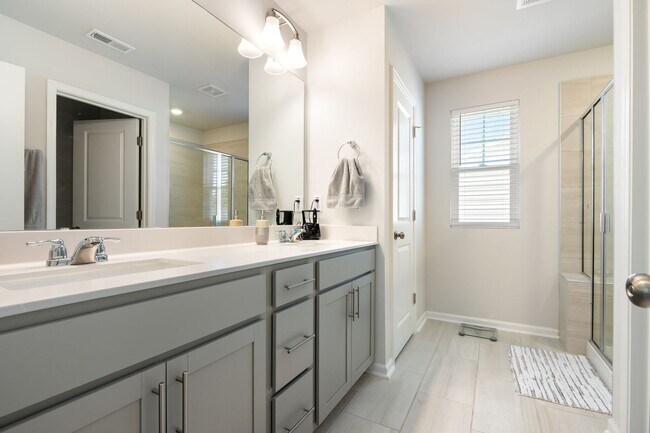 Building Photo - Bright, Spacious 3BR/2.5BA Home – Move-In Ready with Loft & Open Floor Plan