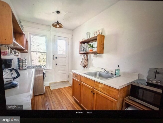 Building Photo - 2310 Sulgrave Ave