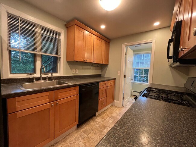 Building Photo - 44 Charnock St