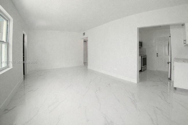 Building Photo - 14920 Garfield Dr