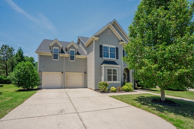Building Photo - 4 Bedroom Home in the Village at Rolesville