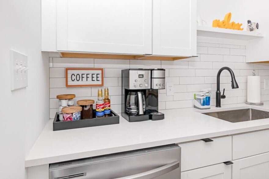 Building Photo - Wide Open Spaces - 3 Bedroom 1.5 Bath Half Double