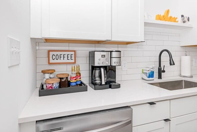 Building Photo - Wide Open Spaces - 3 Bedroom 1.5 Bath Half Double