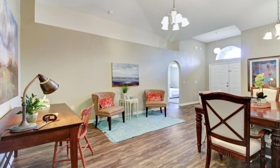 Building Photo - 90 Reeding Ridge Dr E