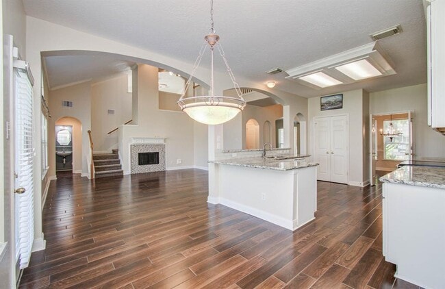 Building Photo - 2210 Waters Edge Ln