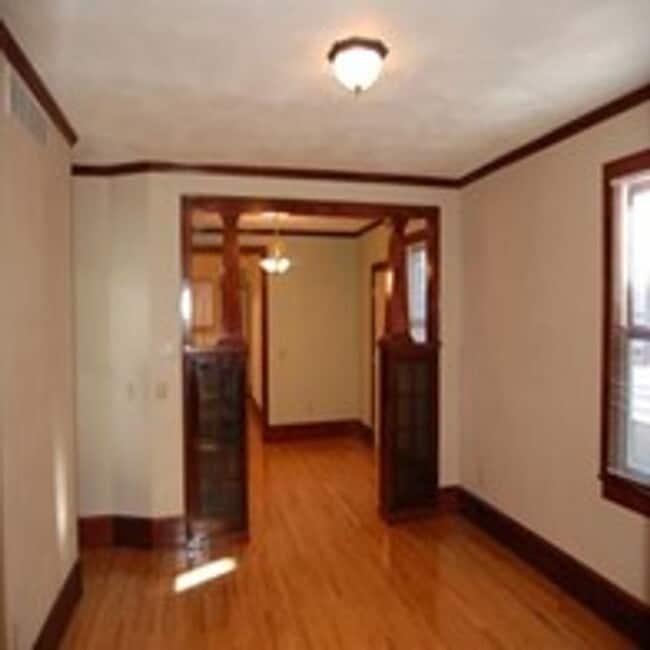 Building Photo - 209 N Few St