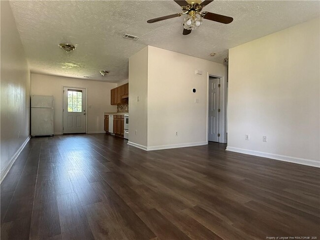 Building Photo - 203 Centipede Ln