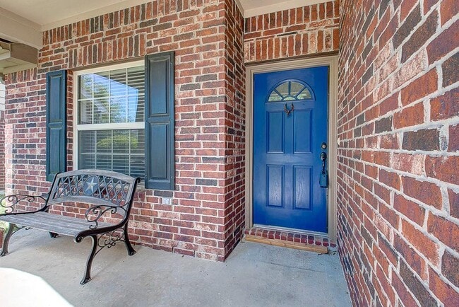 Building Photo - 27014 Henson Falls Dr
