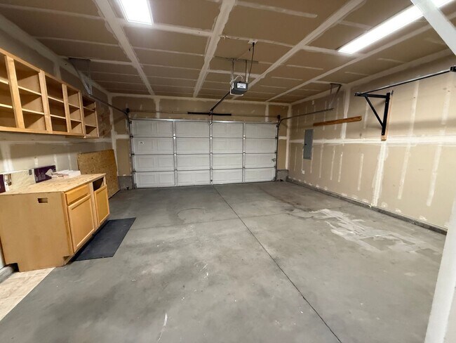 Building Photo - Beautifully Updated 3 Bed/2 Bath Home - Lodgepole Drive