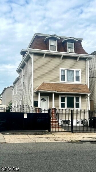 Building Photo - 923 Magnolia Ave