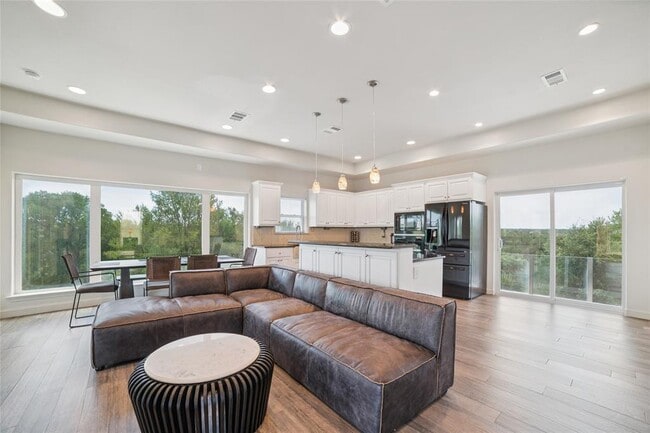 Building Photo - 520 Double Eagle Rnch Dr