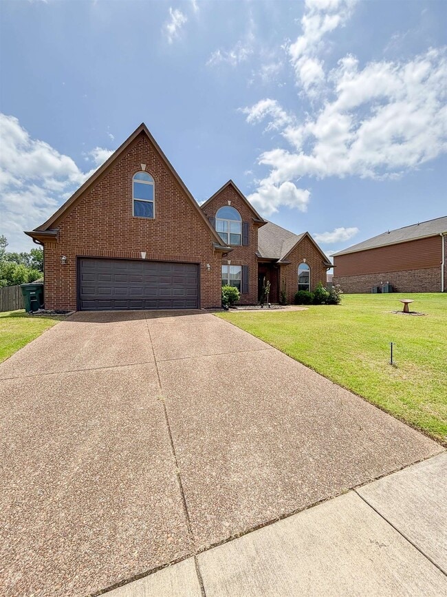 Building Photo - 6839 Hare Hill Dr