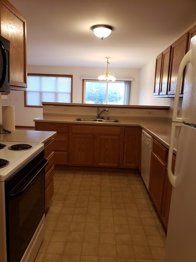 Building Photo - 3007 Selkirk Dr