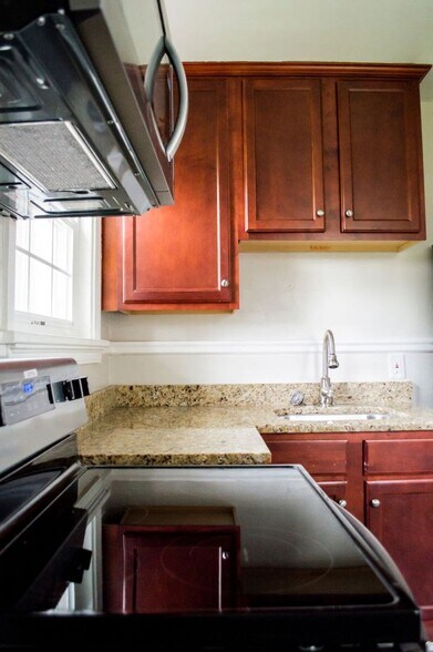Building Photo - 4500 Eastover Ave