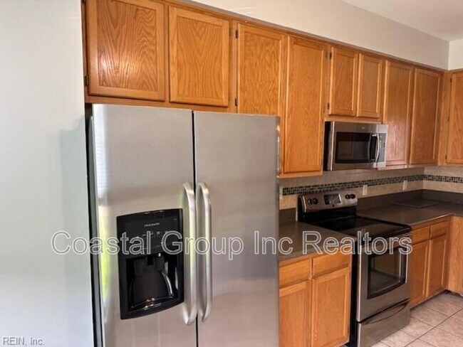Building Photo - 2460 Dillingham Rd