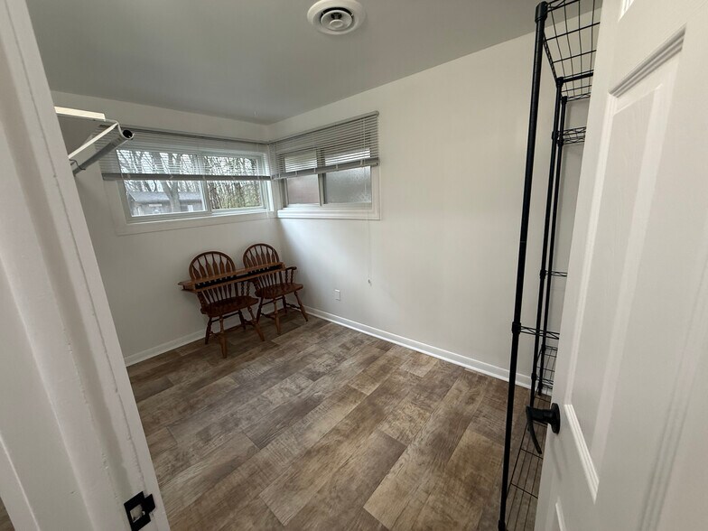 Bed 1 closet/office - 11321 W 143rd Ave