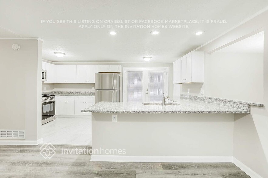 Building Photo - 4930 Springbrook Dr