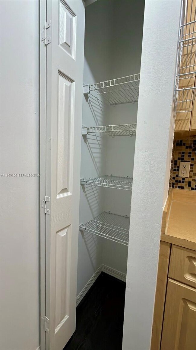 Building Photo - 6831 SW 44th St