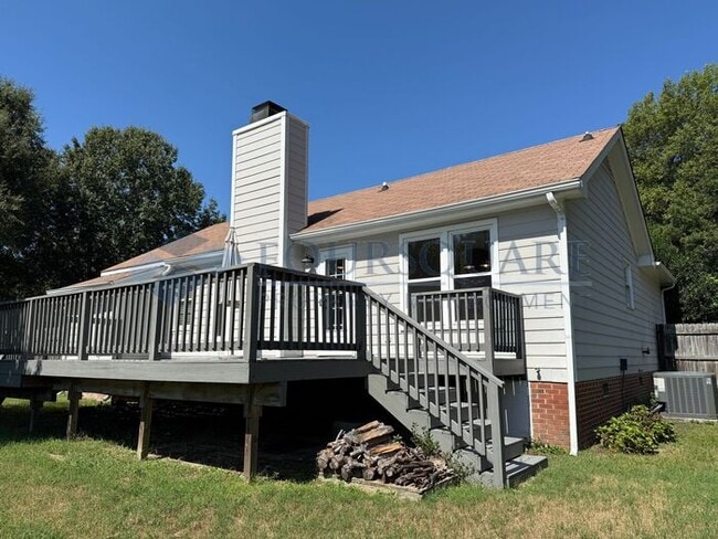 Building Photo - Charming Ranch Home with Large Deck, & Fenced Yard in Raleigh, NC