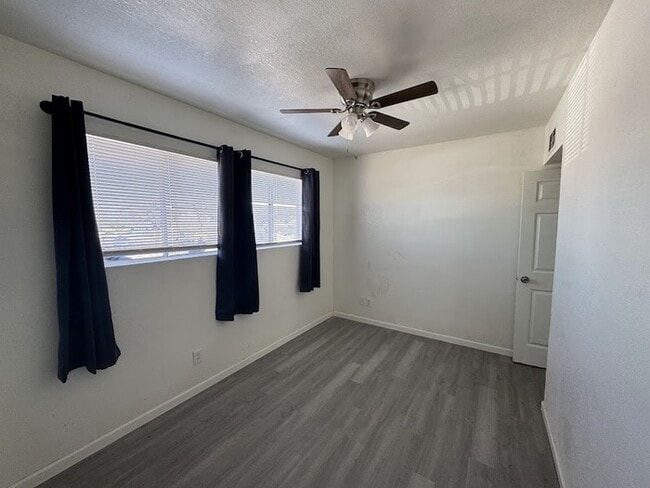 Building Photo - Central Phoenix 4 Bedroom Townhome