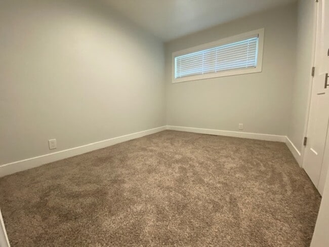 Building Photo - 1163 Buccaneer Dr