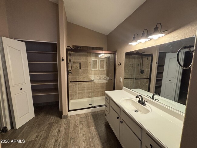 Building Photo - 1622 S Park St