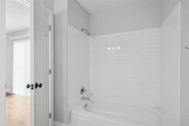 Building Photo - 2330 Edenborn Ave