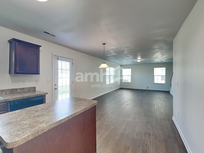 Building Photo - 301 Groves Stone Dr