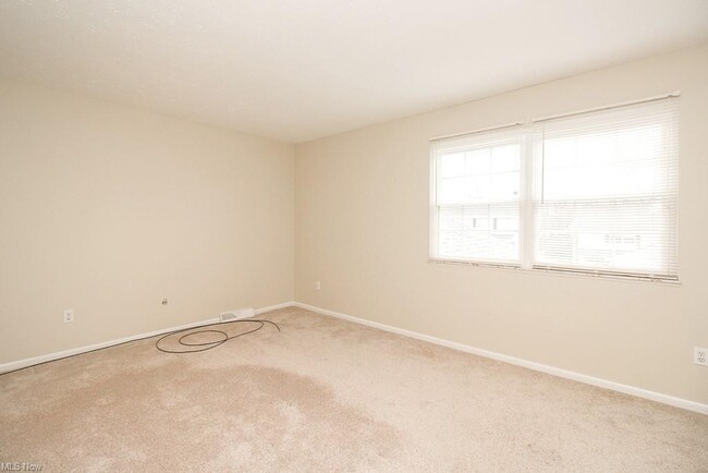 Building Photo - 1770 Rolling Hills Dr
