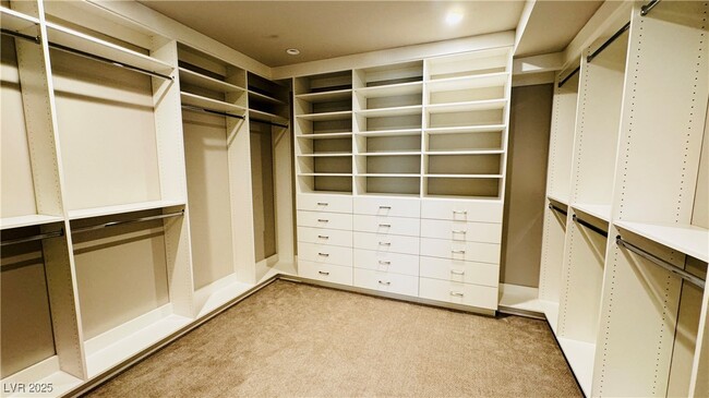 Building Photo - 26 Promenade Isle Ln