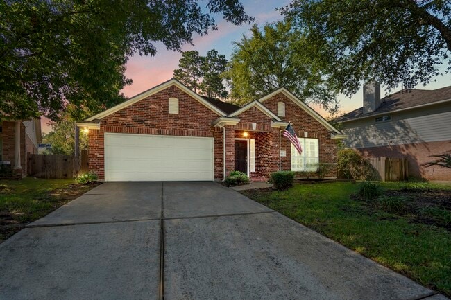 Primary Photo - 15 Heron Hollow Ct