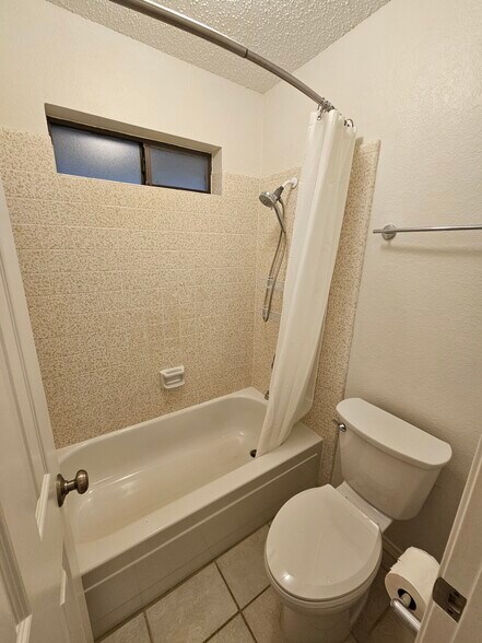 Building Photo - 224 Simmons Dr