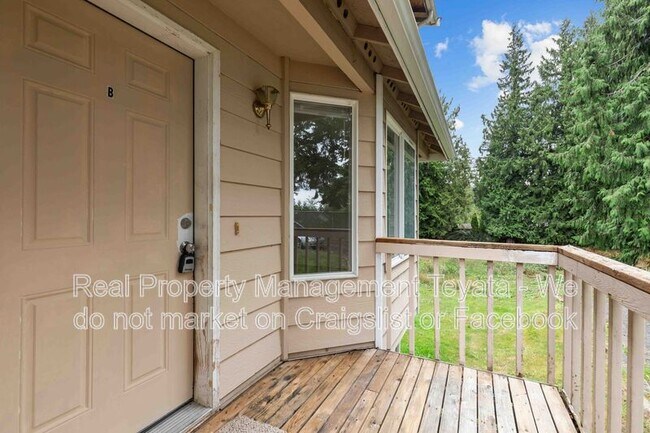 Building Photo - 2421 Bickford Ave