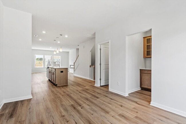 Building Photo - 372 Chesapeake Cmns St