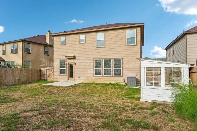 Building Photo - 3306 Putnam Fields