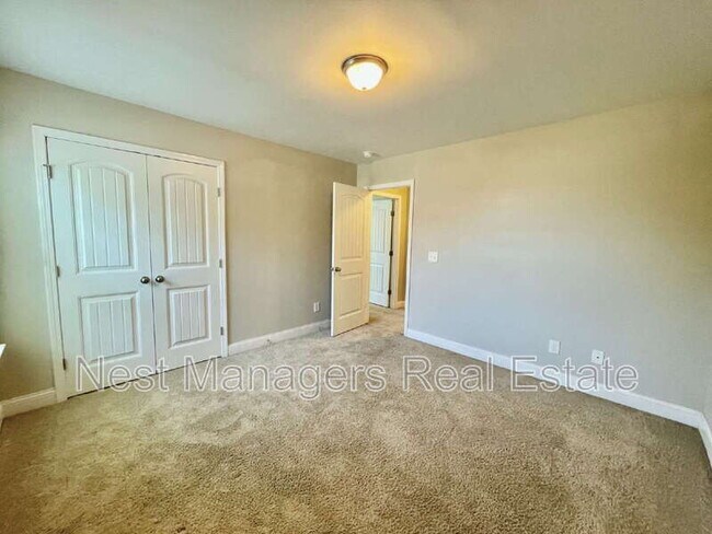 Building Photo - 208 Ladden Ln