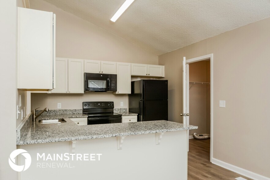 Building Photo - 86 Sommerset Dr