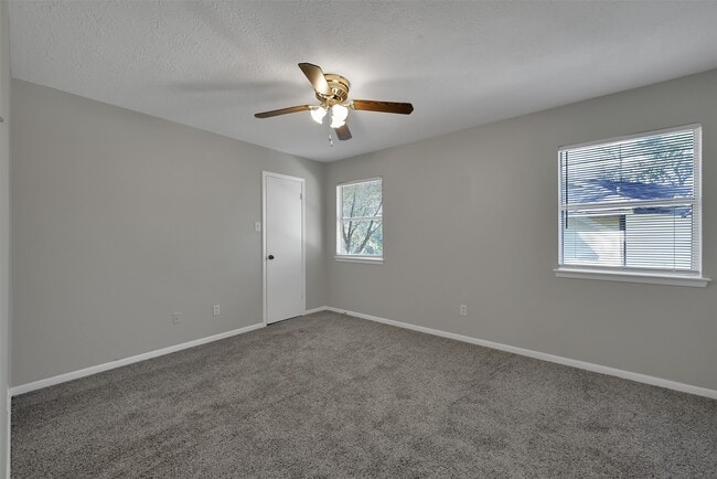 Building Photo - 1604 Hazelwood St